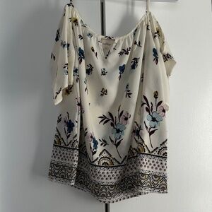Kayleigh Cold Shoulder Top Size Small